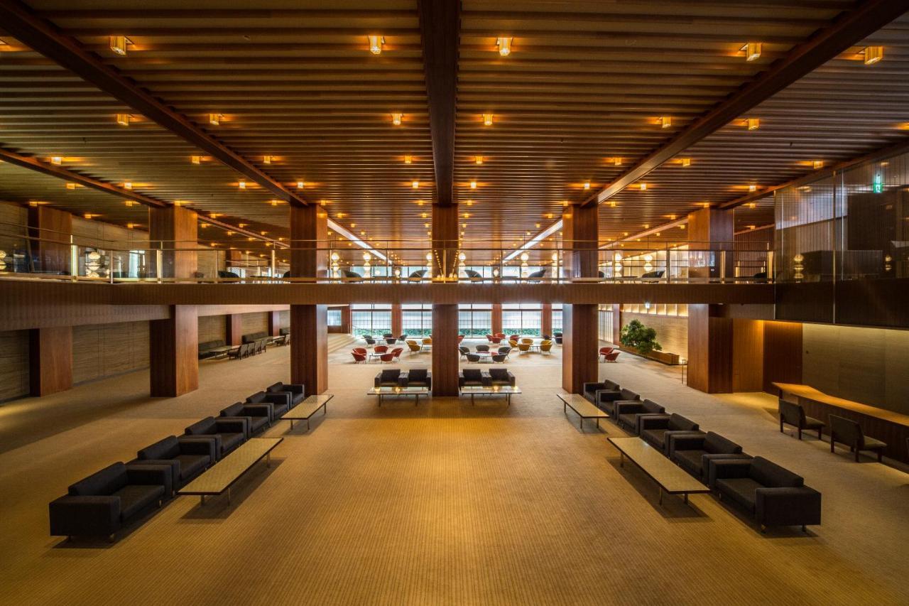Отель The Okura Токио Экстерьер фото The interior of the hotel