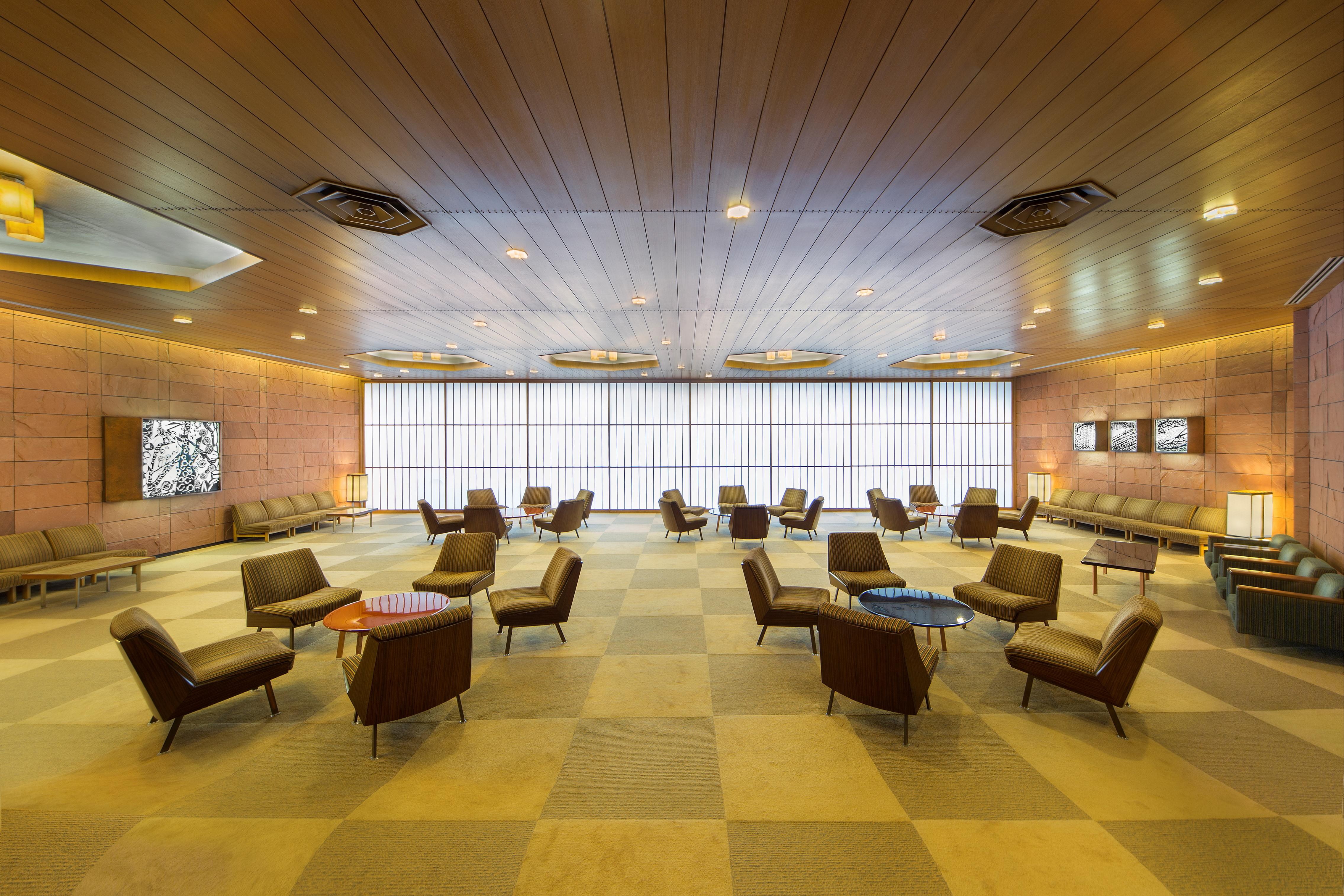 Отель The Okura Токио Экстерьер фото The lounge at Changi Airport