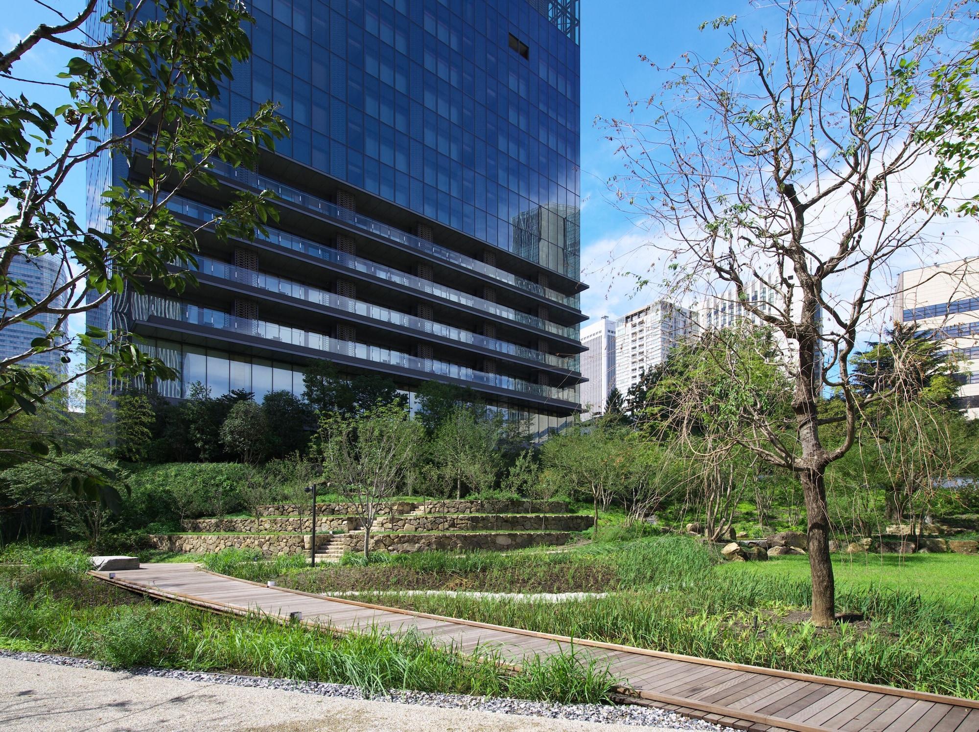 Отель The Okura Токио Экстерьер фото The park