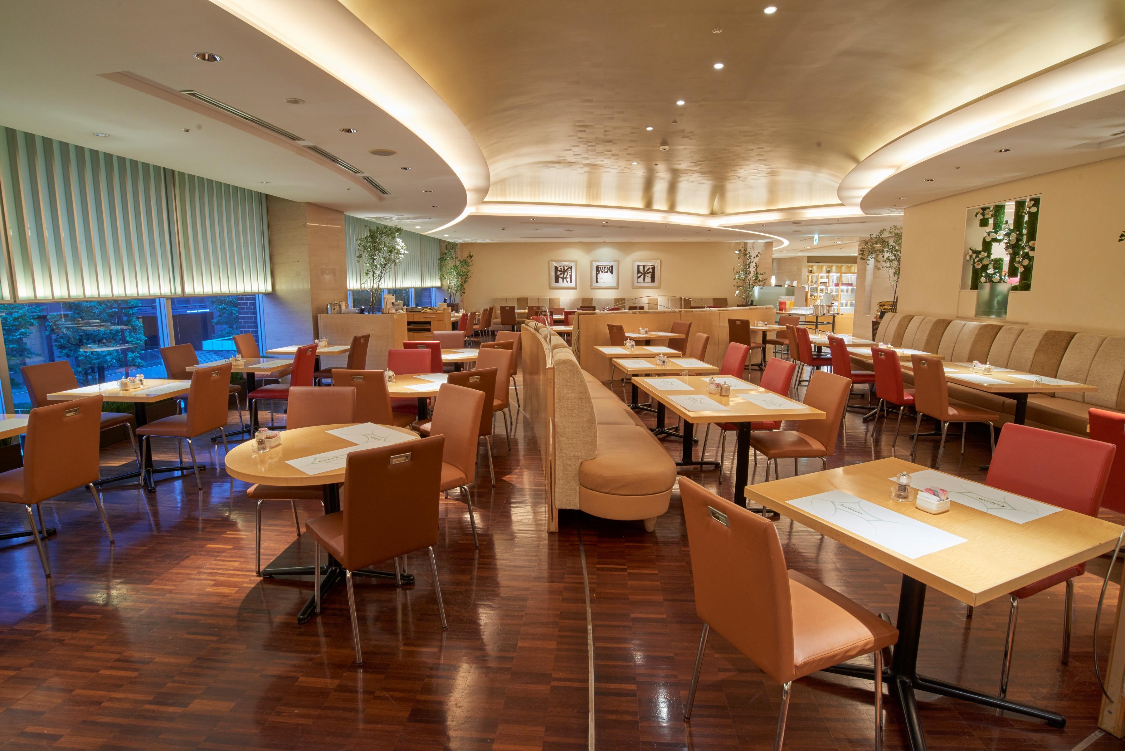 Отель The Okura Токио Экстерьер фото The interior of the lounge